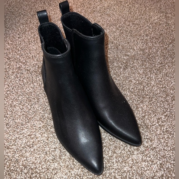 Black booties - Picture 1 of 3